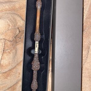 Brown Magic Wand with Textured Designdumbledore